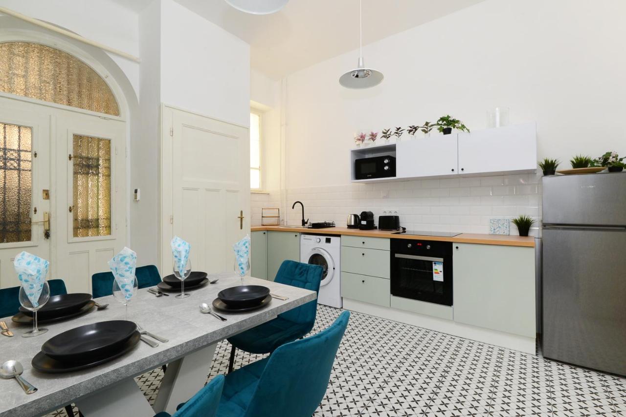 בודפשט Akacfa 7 City Center Beautiful Apartment מראה חיצוני תמונה